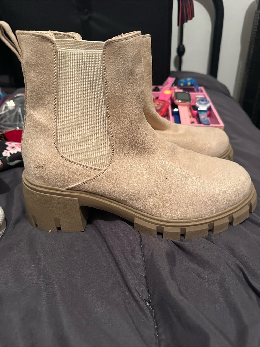 IDIFU Beige Chunky Chelsea Ankle Boots